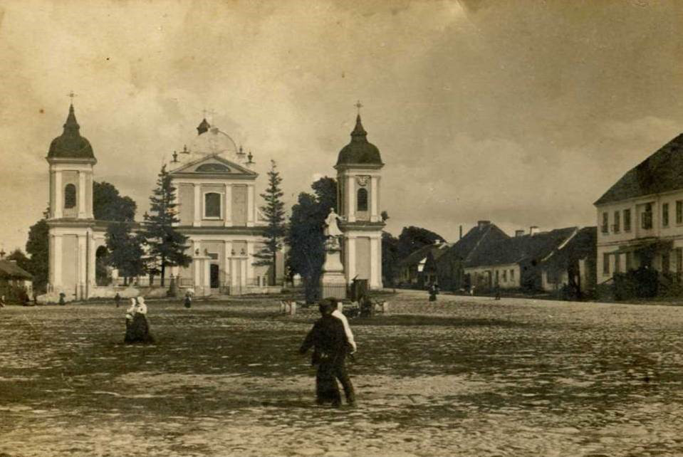 Tykocin, Czarniecki Square. The place of arresting for concentration camps